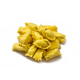 Pasta fresca ripiena ravioli al plin